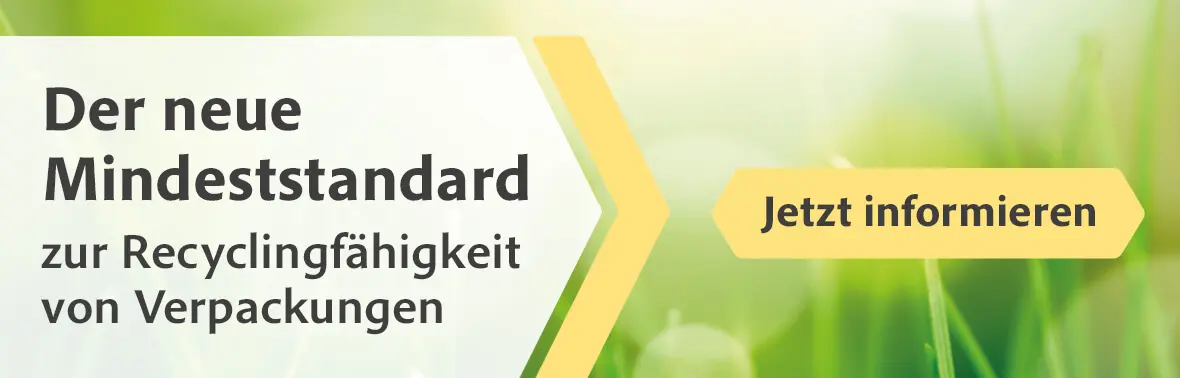 Bannerbild über den neuen Mindeststandard zur Recyclingfähigkeit von Verpackungen mit grünem Gras im Hintergrund.